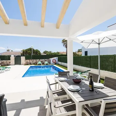 3 Bedroom Villa, Private Pool, Vila Cala en Bosch